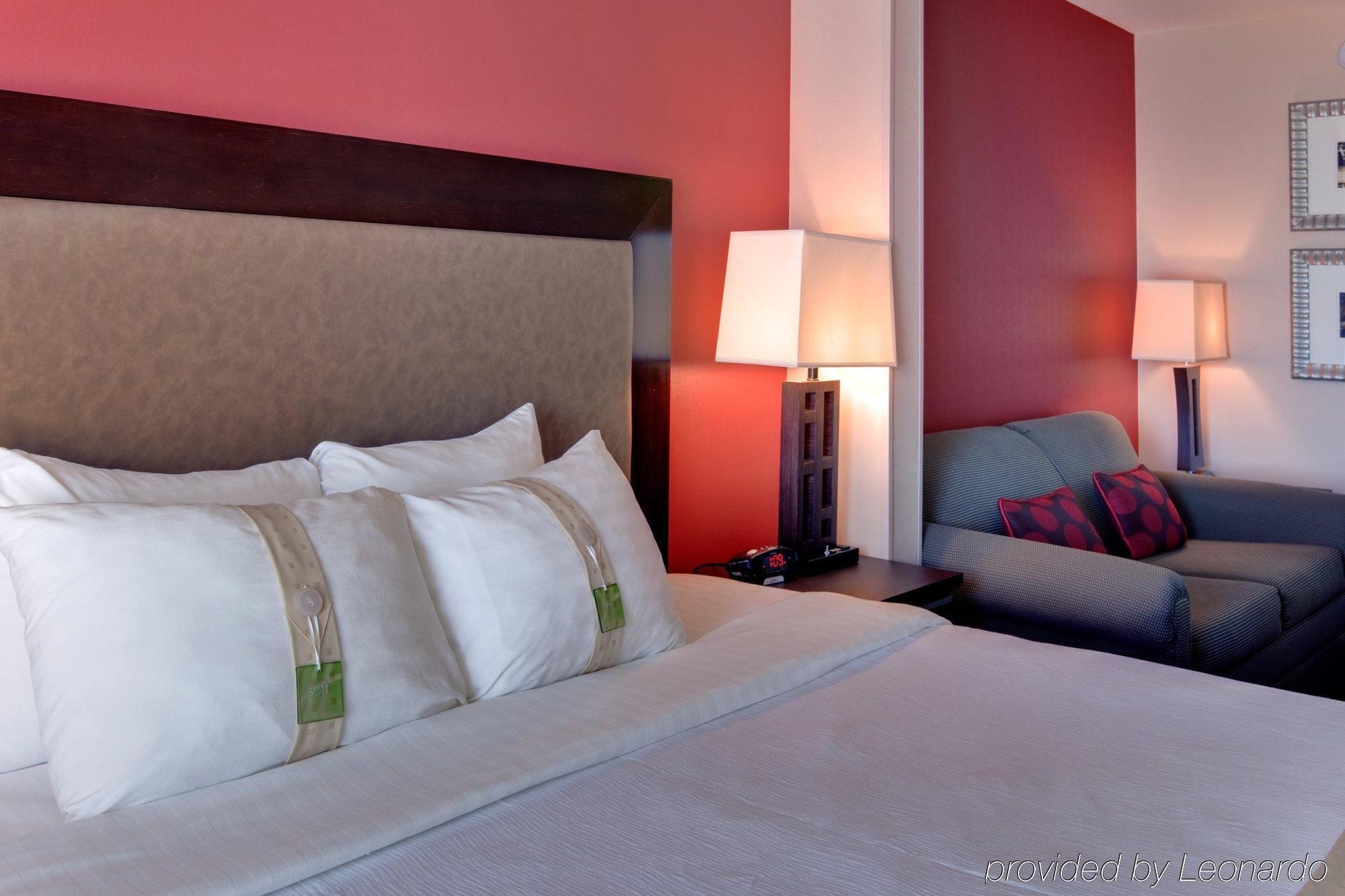 Holiday Inn & Suites Bakersfield, An Ihg Hotel Rom bilde